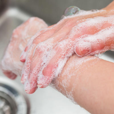 Šta može da se desi ako samo jednom ne operete ruke nakon korišćenja toaleta?