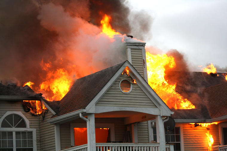 Ako u kući ili stanu izbije požar: Ovo je prvo što treba da uradite!