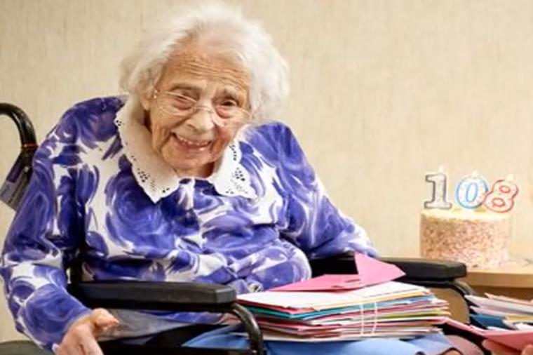 Tajna dugovečnosti vesele i vitalne bake od 108 godina: Svaki dan pije ovo do poslednjeg gutljaja! (VIDEO)