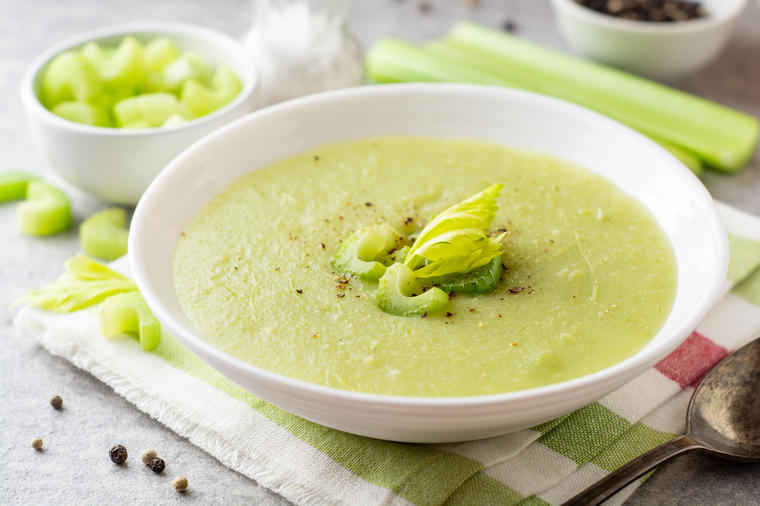 Supa od celera i dunje: Idealna za hladnije dane, a ukus je očaravajuć! (RECEPT)