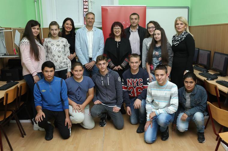 Telekom Srbija tokom tri godine opremio 60 informatičkih kabineta u osnovnim školama u Srbiji