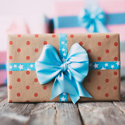 Šta ne treba poklanjati nikome za slavu, praznike i rođendane: 9 stvari sa kojima darujete nesreću!