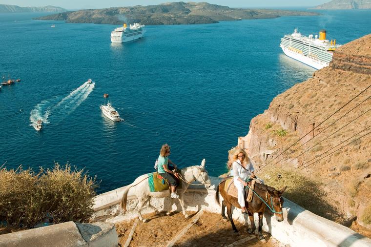 GRČKA PONOVO POOŠTRAVA MERE: Turizam ponovo ugrožen?