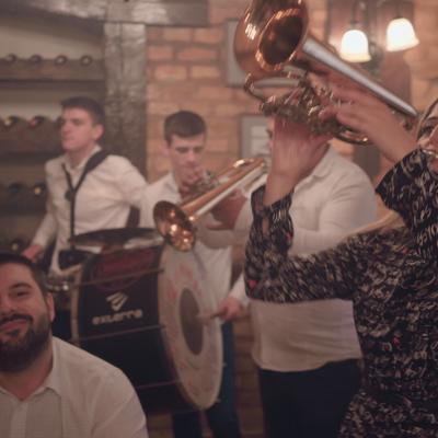 Nesvakidašnji spoj trube i modernog zvuka: Orkestar Danijela i Đorđe Nesta Arsović snimili novu pesmu!