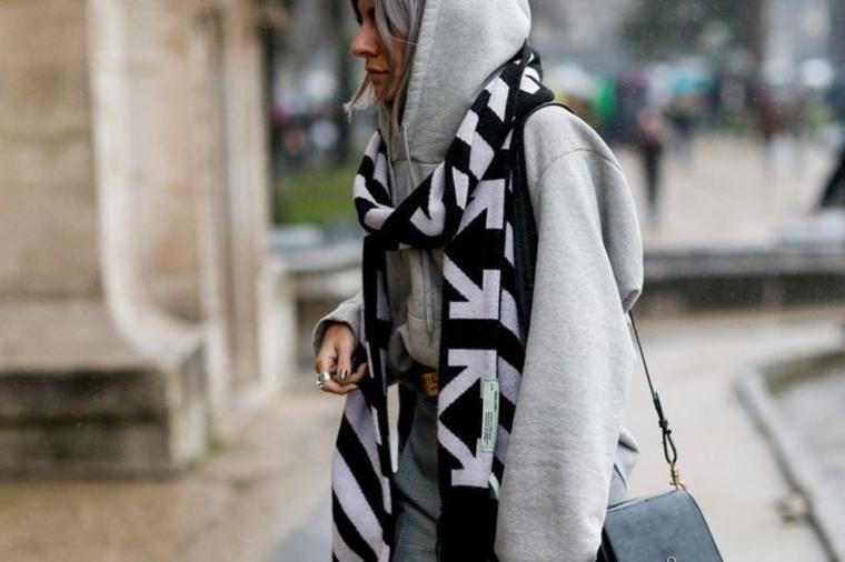 Aksesoar bez kojeg ni jedna zima ne može da prođe: Ovako se nosi oversajzd šal ove sezone!(FOTO)