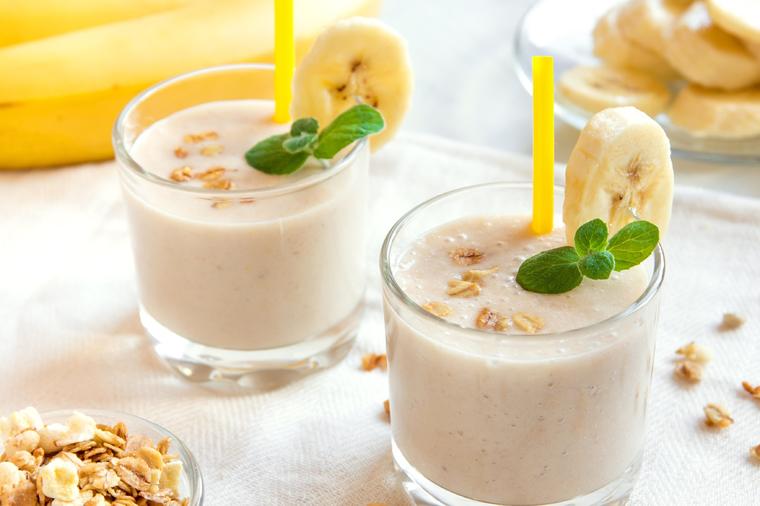 Smuti od ovsenih pahuljica i banane: Čaša zdravlja koja vam daje svu potrebnu energiju! (RECEPT)