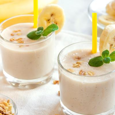 Smuti od ovsenih pahuljica i banane: Čaša zdravlja koja vam daje svu potrebnu energiju! (RECEPT)