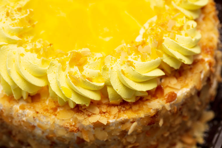 Torta od ananasa sa žutim kremom: Rapsodija ukusa i pravi raj za nepca! (RECEPT)
