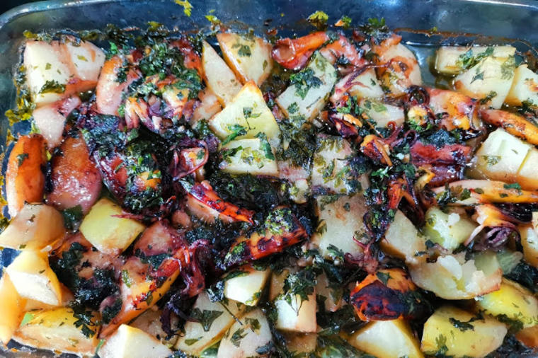 Ovako se spremaju lignje sa krompirom: Carski obrok! (VIDEO, RECEPT)