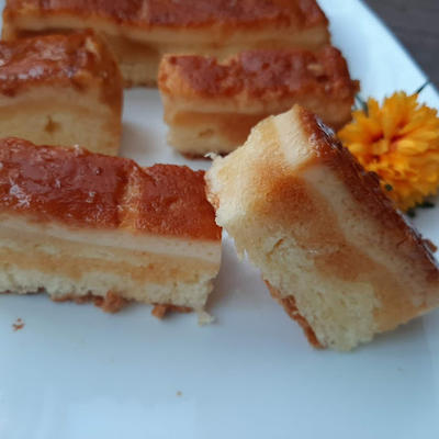 Medeni karamel kolač: Najmekši biskvit na svetu! (VIDEO, RECEPT)