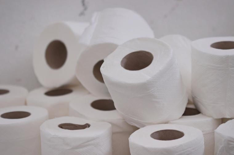 Neobični trikovi sa toalet papirom: Uklonite mrlje sa odeće, uklonite neprijatne mirise