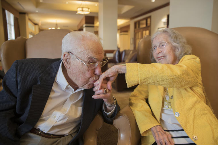 Ceo život žive za ljubav, a ove godine slave 80-tu godišnjicu: Najstariji par na svetu otkriva tajnu uspešnog braka!
