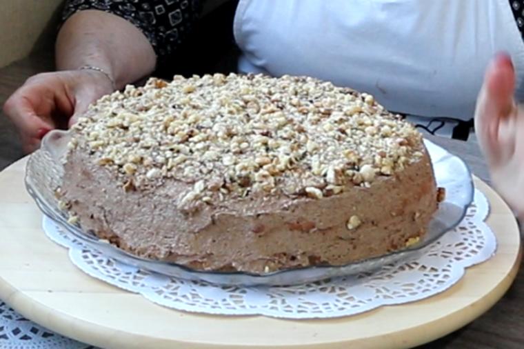Čudo torta omiljena svima: Puna oraha i fila! (VIDEO, RECEPT)