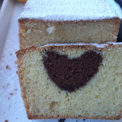 Biskvit srce: Mekani i slatki kolač samo za zaljubljene duše! (VIDEO, RECEPT)