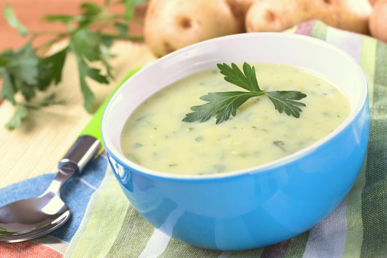 Krem supa od krompira gotova za 20 minuta: Gusto zadovoljstvo ukusa koje ćete obožavati! (RECEPT)