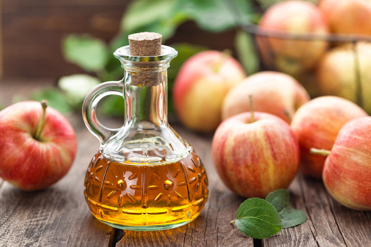 8 stvari koje morate znati pre konzumiranja jabukovog sirćeta: Može da ima negativan uticaj na zdravlje!