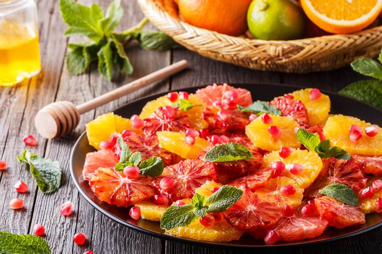 Ubrzava metabolizam i čisti arterije: Ko ovo voće jede svaki dan, sa kilažom i zdravljem neće imati problema!