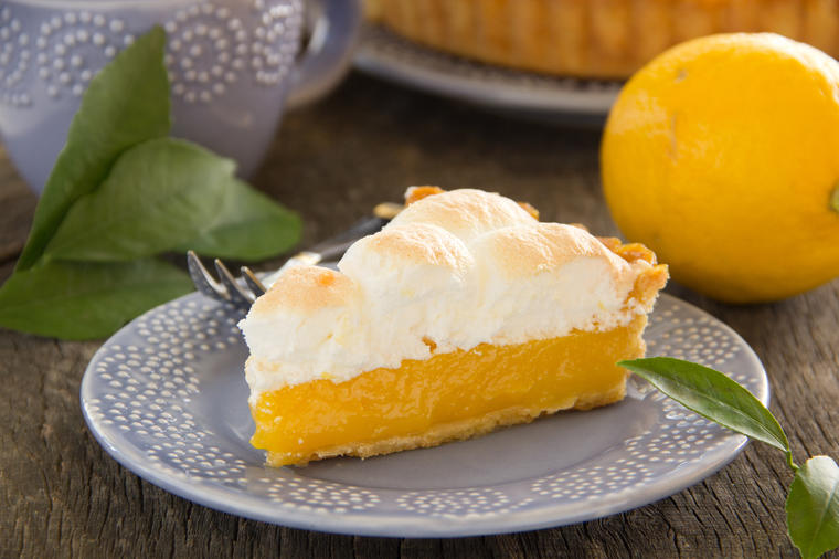 Pita od limuna: Osvežavajući desert koji će vas očarati na prvi zalogaj! (RECEPT)
