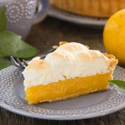 Pita od limuna: Osvežavajući desert koji će vas očarati na prvi zalogaj! (RECEPT)