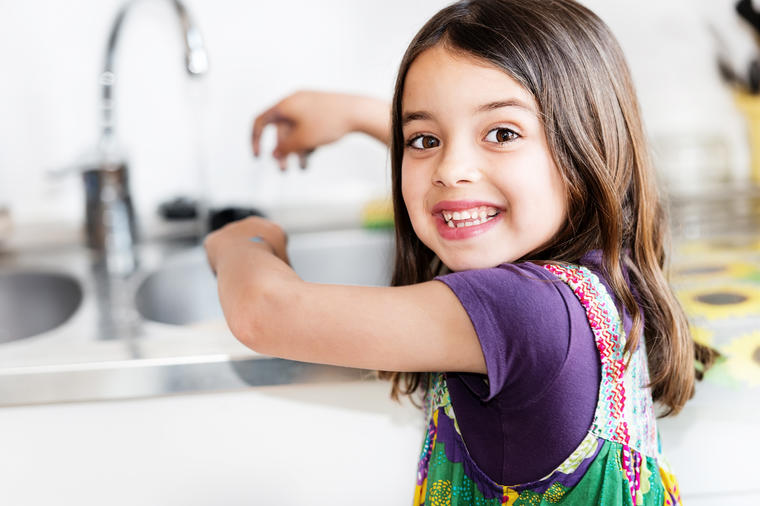 Saveti stručnjaka: Evo kako ćete naučiti dete da pravilno pere ruke!