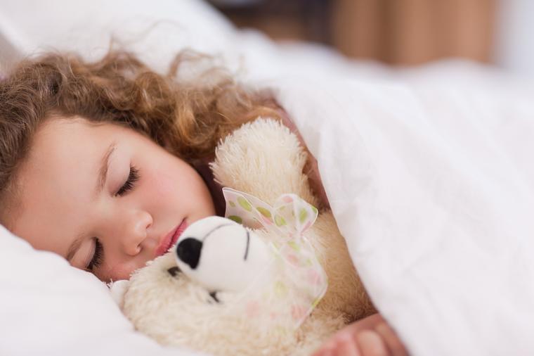 12 načina da razbudite dete koje ne želi da ustane: Iskusni saveti!