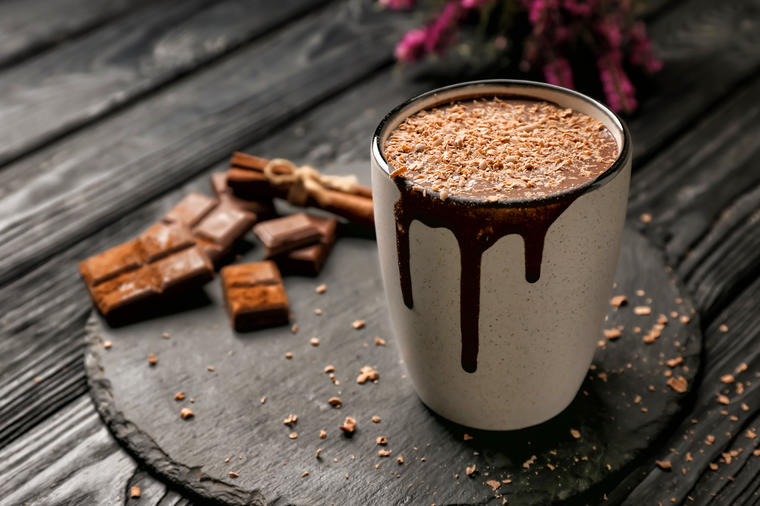 Božanstvena topla čokolada: Napitak koji će vas ugrejati u ovim iznenadnim hladnim danima! (RECEPT)