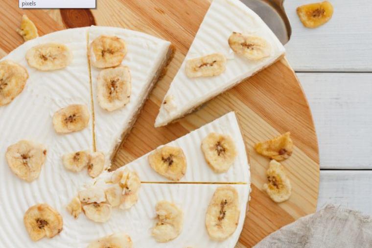 Banana čizkejk: Kremasti desert koji će odmah nestati sa stola! (RECEPT)