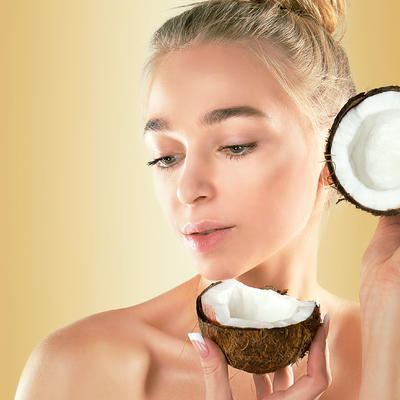 Piling za lice od kokosovog ulja: Samo tri poteza, a vaša koža će zablistati! (RECEPT)