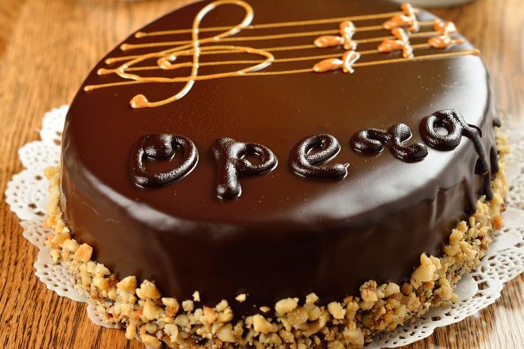 Čuvena Opera torta: Ovako se sprema najlepši francuski desert, korak po korak! (RECEPT)