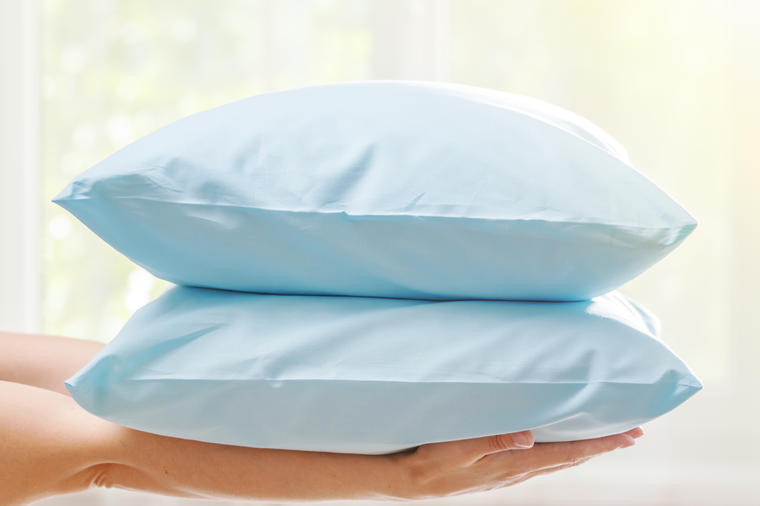 Ne želite da znate na čemu spavate: Ovo je najsigurniji način da temeljno očistite vaše jastuke!
