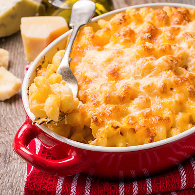 Zapečene makarone sa sirom: Kremasti i brzinski obrok od kojeg ćete se slatko najesti! (RECEPT)