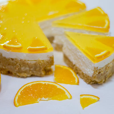 Čizkejk od pomorandže koji se ne peče: Osvežavajući desert savršenstva! (RECEPT)