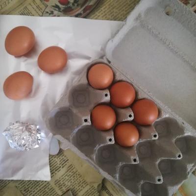 Pre spuštanja u boju, jaja umotajte u aluminijumsku foliju: Rezultat - genijalan! (FOTO)