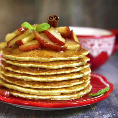 Fenomenalan doručak za jak početak dana: Američke palačinke sa jabukom i cimetom!(RECEPT)