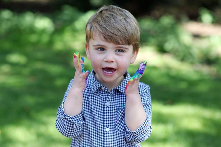 Princ Luis proslavio drugi rođendan: Mama Kejt Midlton uslikala svog slavljenika! (FOTO)