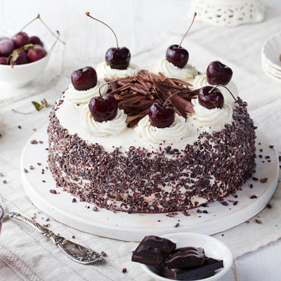 Lagana keks torta: Neodoljivo slatka i spremna za pola sata! (RECEPT)