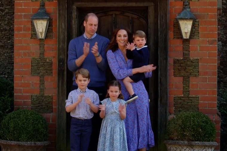 Princ Džordž, princeza Šarlot i princ Luis sa svojim roditeljima odali počast lekarima: Pogledajte video!