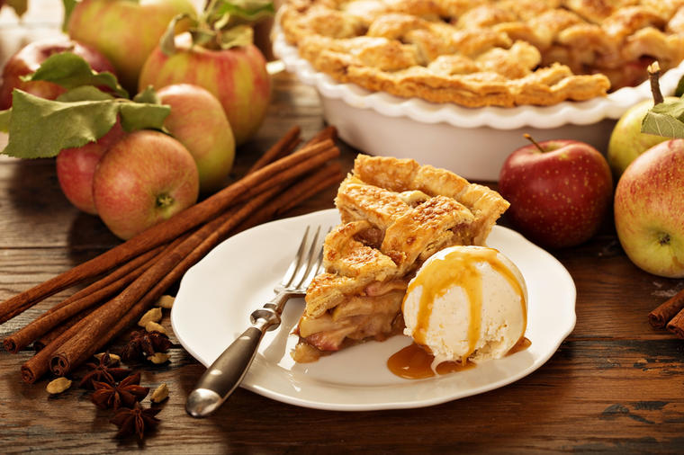 Najlakša i najsočnija pita od jabuka IKADA: Bez mleka, brašna i margarina!