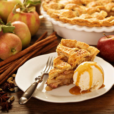 Najlakša i najsočnija pita od jabuka IKADA: Bez mleka, brašna i margarina!