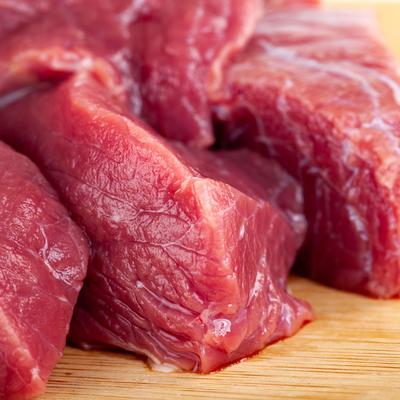Mnoge domaćice prave jednu grešku kod odmrzavanja mesa: Ova 3 načina su najsigurnija!
