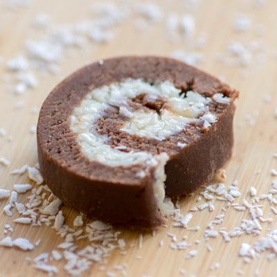 Rolat sa kokosom i čokoladom koji se ne peče: Najslasniji zalogaji koji će vas raspametiti! (RECEPT)