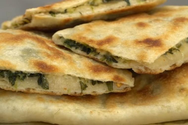 Turske gozleme: Evo zašto ceo svet rado jede ovu pitu iz tiganja! (VIDEO)