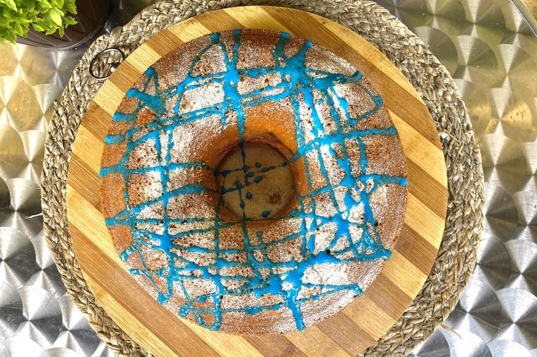 Neverovatno dobar kolač od trešanja: Mekan, sočan i ukusan! (RECEPT, VIDEO)