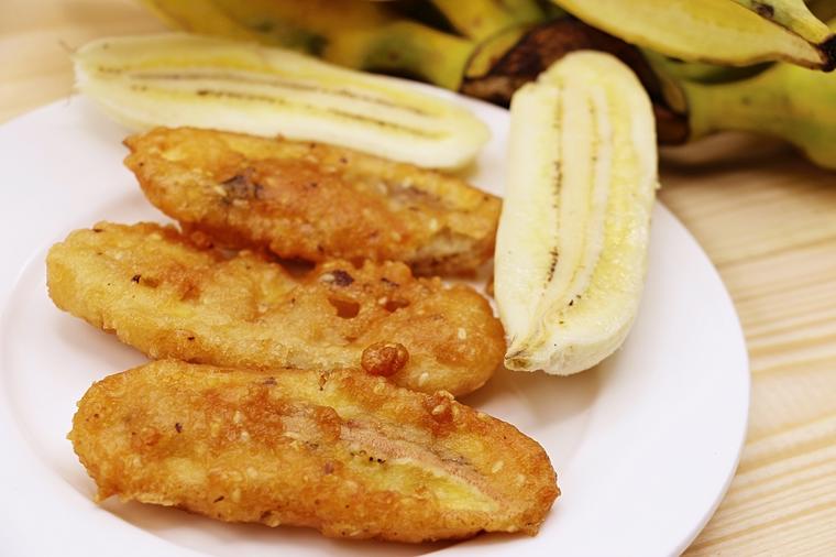 Uštipci sa bananama: Sočni, mirisni i prosto neodoljivi! (RECEPT)