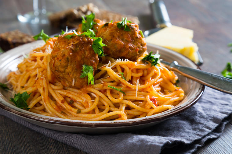 Lejdi Gaga otkrila recept svoje bake: Špagete sa ćufticama na italijanski način!