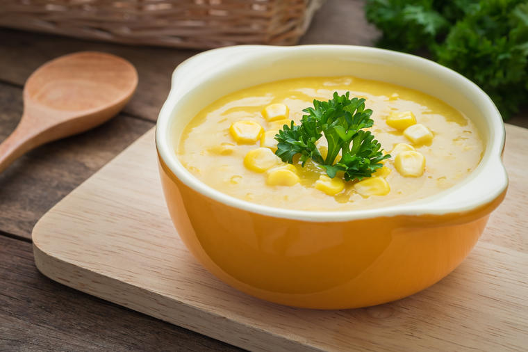 Krem supa od kukuruza: Neverovatno ukusna, a zasitiće vas do kraja! (RECEPT)