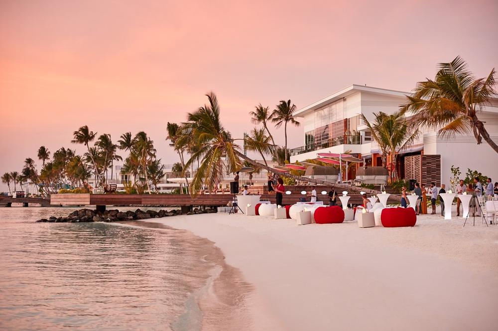 <p>Predstavljamo vam novu letnju atrakciju na Maldivima, koja predstavlja pravi mali tropski raj sastavljen od oko 60 zasebnih plutajućih vila</p>