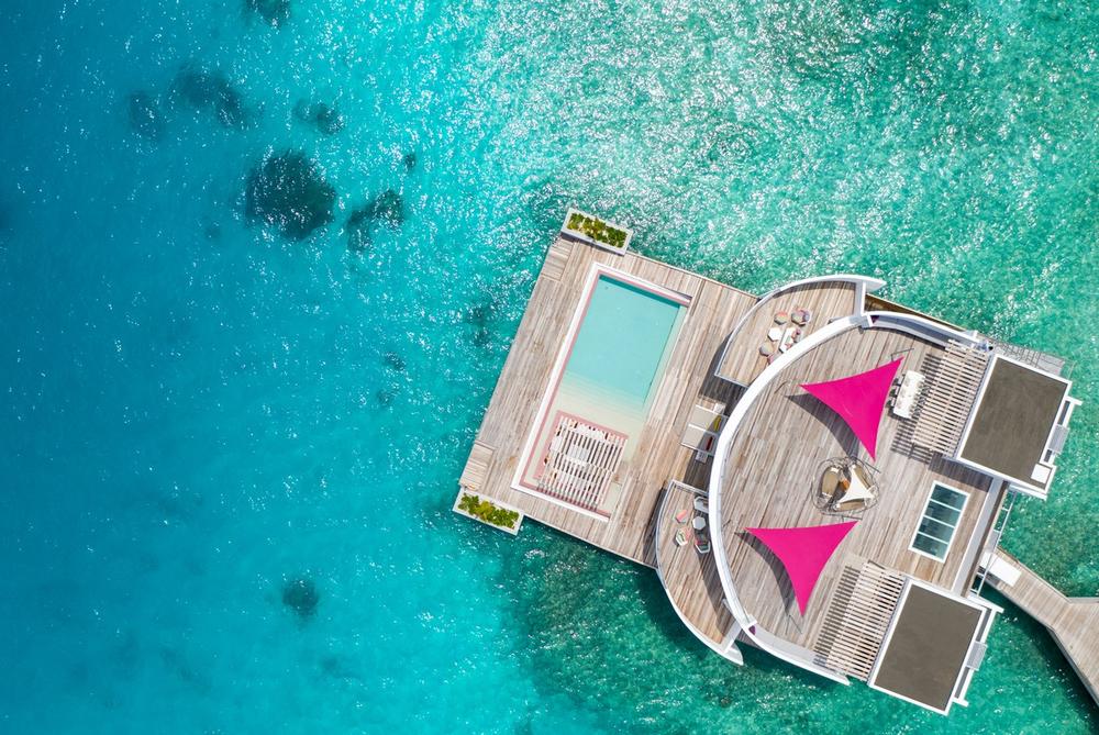 <p>Predstavljamo vam novu letnju atrakciju na Maldivima, koja predstavlja pravi mali tropski raj sastavljen od oko 60 zasebnih plutajućih vila</p>