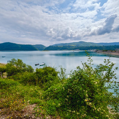 U okolini Nove Varoši nalazi se savršeno mesto za letnji odmor: Ovo jezero fascinira svojom lepotom! (FOTO)