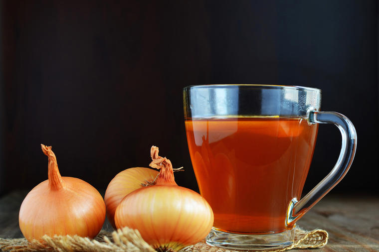 Čaj od crnog luka je spas: Ovaj narodni lek čisti bronhije, zaustavlja kašalj, sprečava grip i jača ceo organizam!